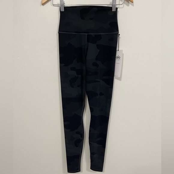 Alo Yoga High Waist Vapor Legging Black Camouflage XS NWT - Picture 7 of 16